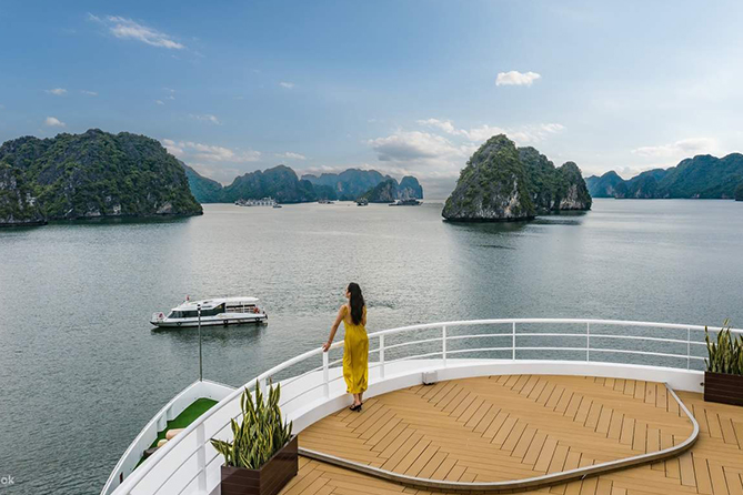 Catherine Cruises – Luxury Halong Bay Cruise Experience in Vietnam