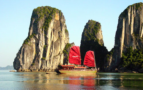 Top 4 Best Halong Bay Cruises in 2026: Catherine Cruises, Orient Legacy, Du Yen & Luna Cruise
